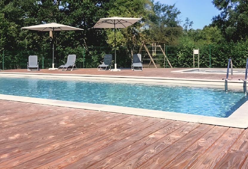 camping avec piscine exterieur dans l'indre